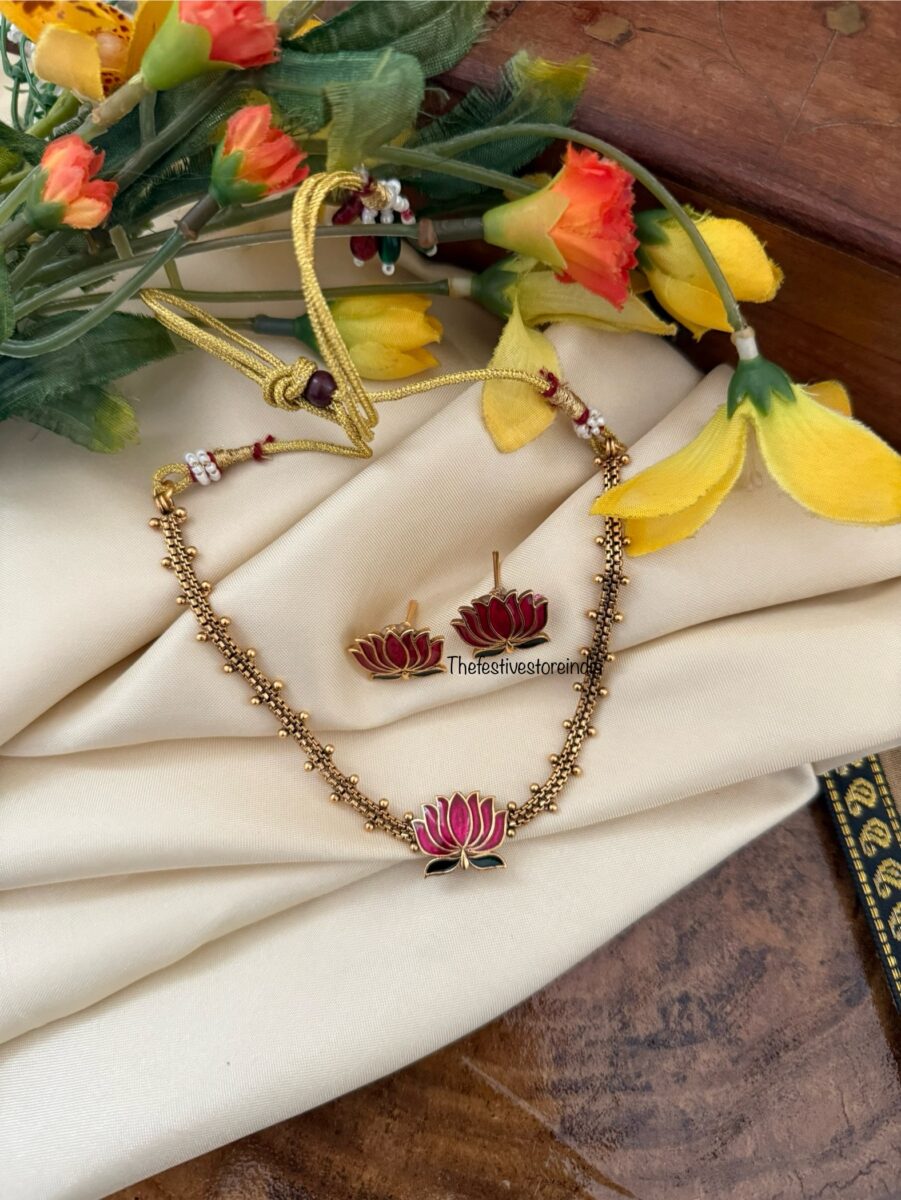 Budgeted enamel red green Lotus necklace set