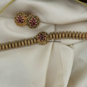 Budgeted Red lotus motif choker set