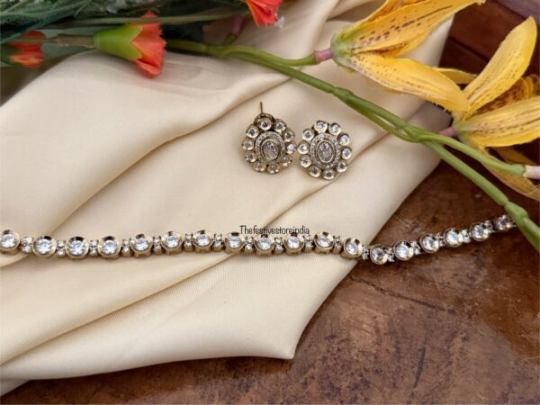 Single line diamonds set