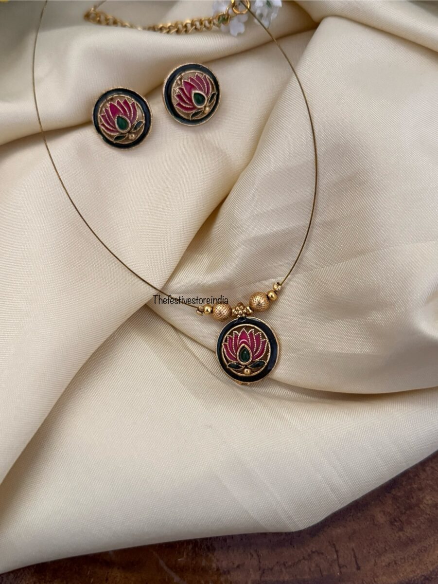 Lotus pendant Invisible chain set