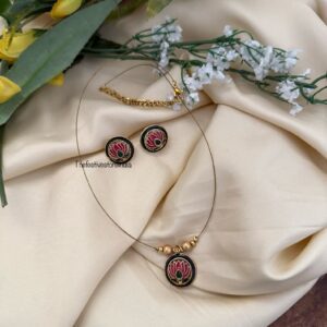 Lotus pendant Invisible chain set