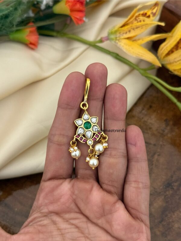 Small kids friendly Jadau hook maangtikka