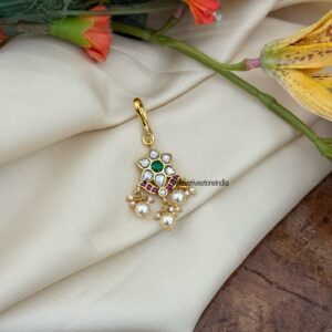 Small kids friendly Jadau hook maangtikka