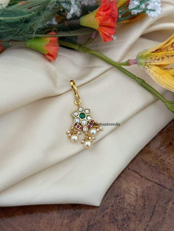 Small kids friendly Jadau hook maangtikka