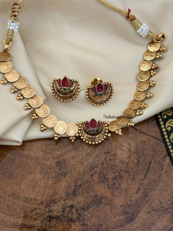 Budgeted Lotus kaasu necklace set