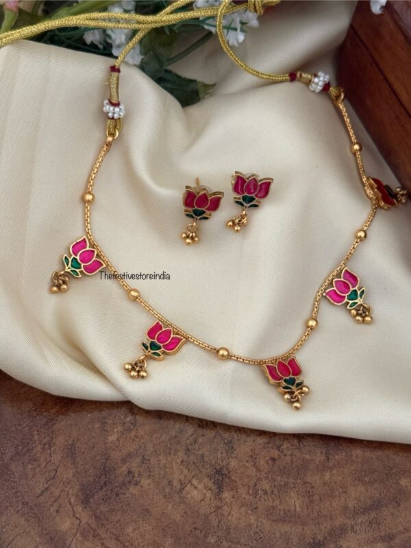 Enamel Lotus drops necklace set