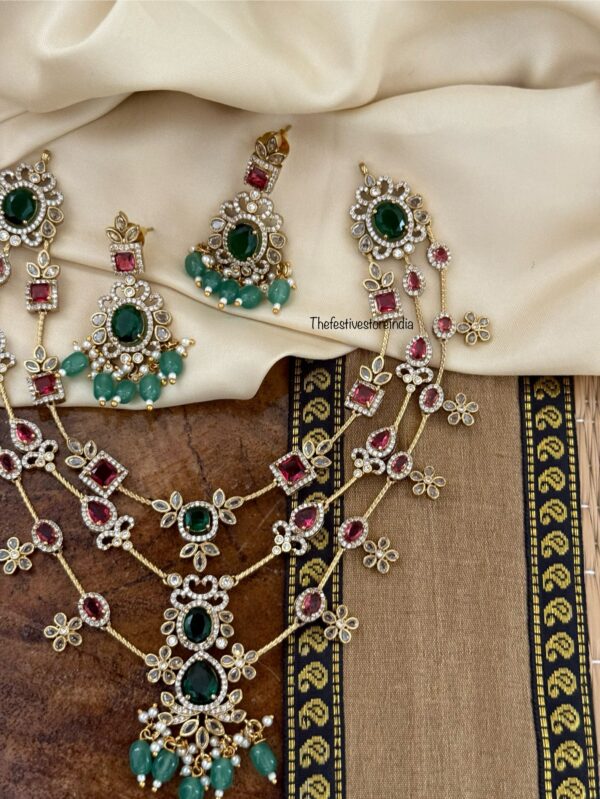 Unique 3 layer Victorian red green stone necklace set