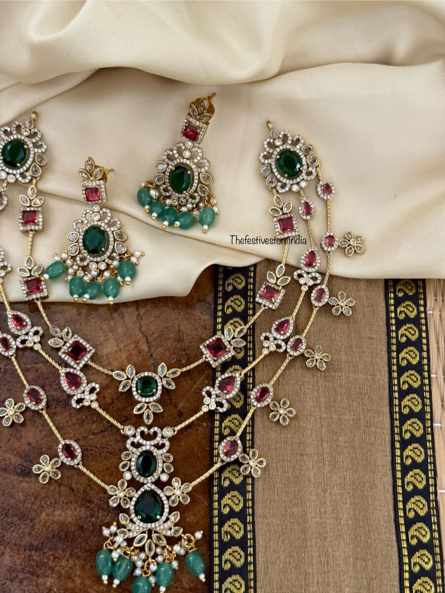 Unique 3 layer Victorian red green stone necklace set