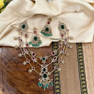 Unique 3 layer Victorian red green stone necklace set
