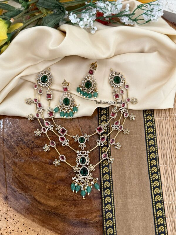 Unique 3 layer Victorian red green stone necklace set