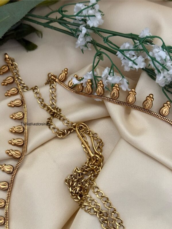 Budgeted simple matte polish hip / waist chain