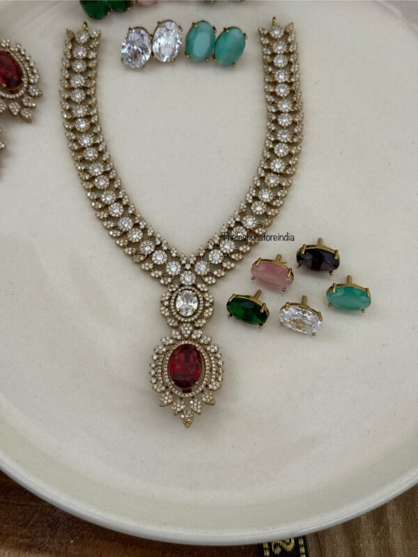 Premium Diamonds changeable stone set