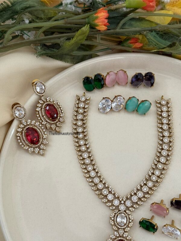 Premium Diamonds changeable stone set