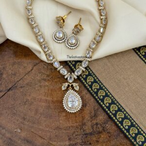 Diamonds drop pendant set