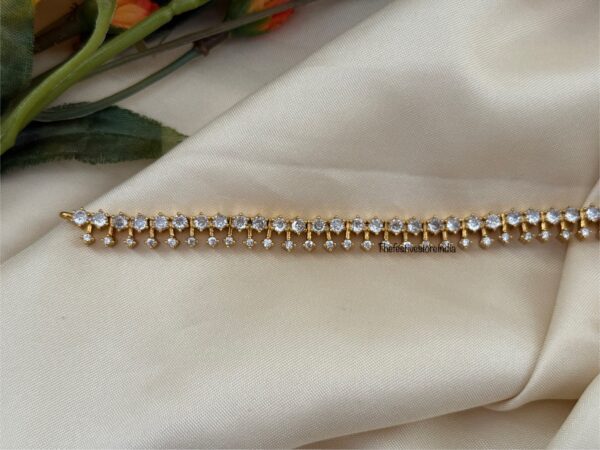 Diamonds drops choker set