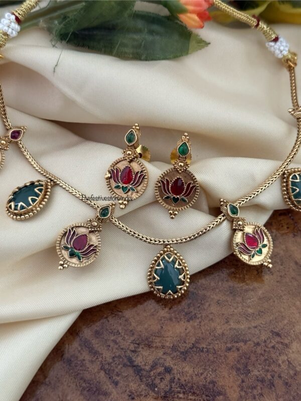 Fusion Lotus and stone set