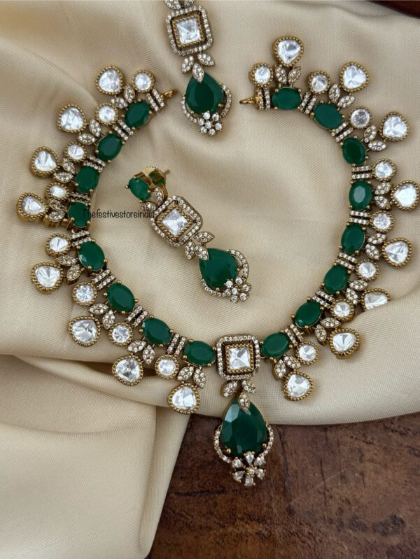 Diamond emerald necklace set