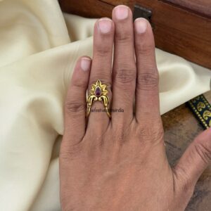 Red stone Vanki finger ring