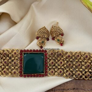 Green stone matte choker set