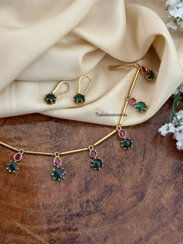 Minimal green drops set with hook earrings