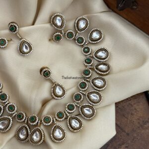 Green droplets Victorian necklace set