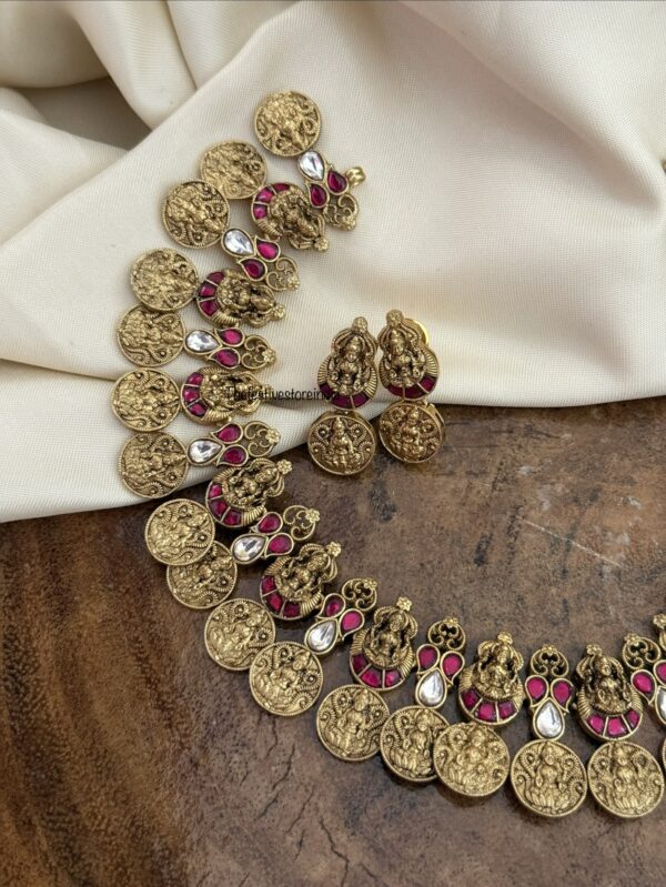 Antique polish lakshmi bottu navilu necklace set with screwback earrings