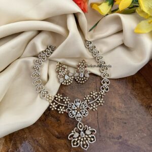 Floral diamonds necklace set