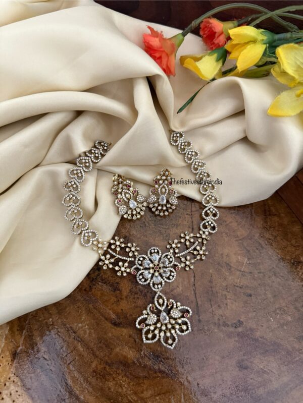 Floral diamonds necklace set