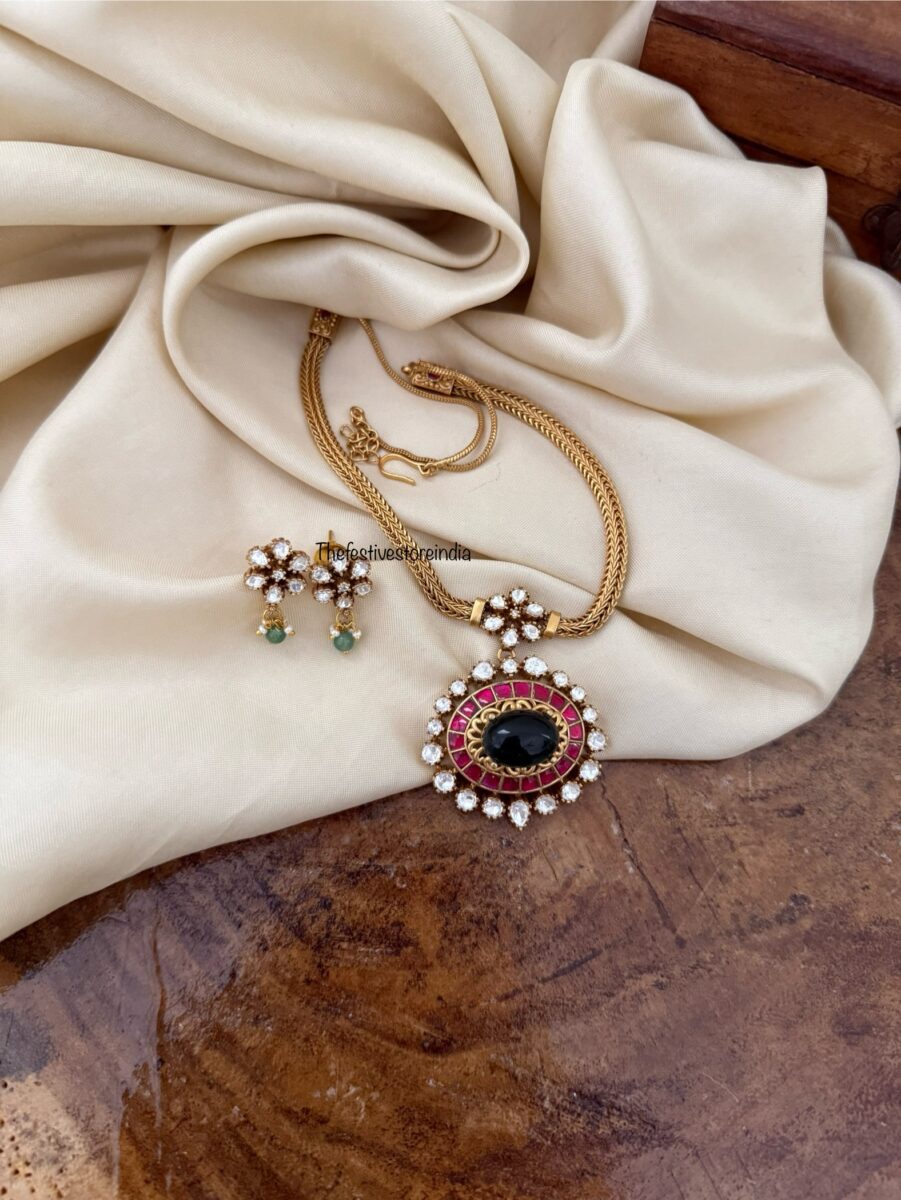 Jadau moissanite non idol pendant chain set