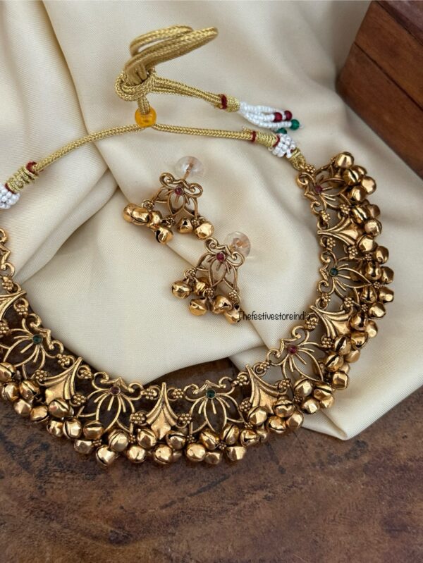 Anklet style carved lotus necklace set