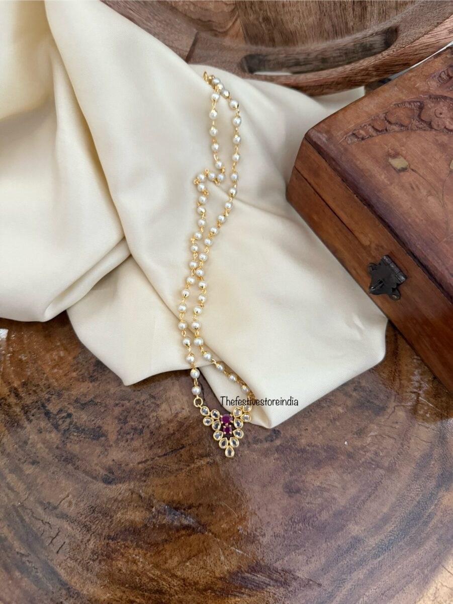 Red / Ruby pendant pearl chain