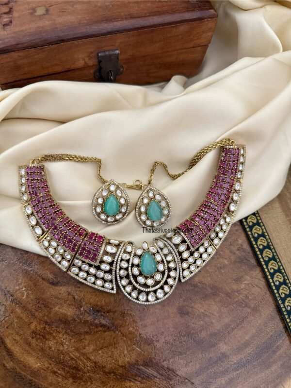 Red stones and mint Victorian necklace set | Unique