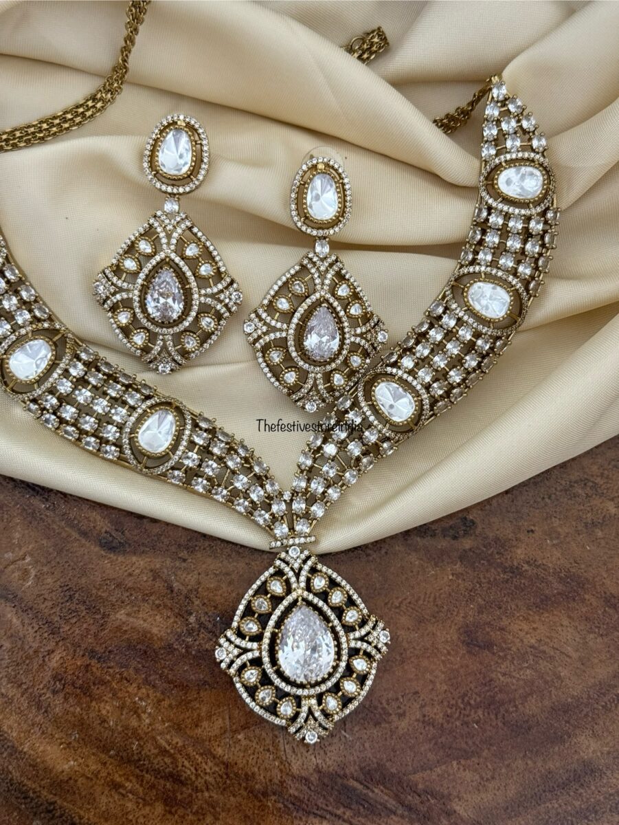 Grand White stones Victorian statement necklace set | Unique