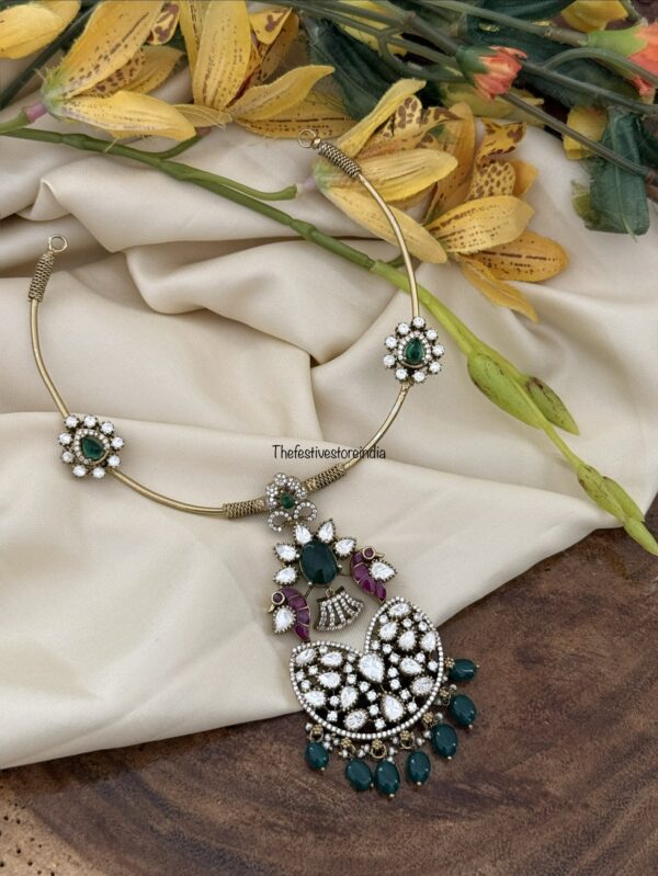 Moissanite drop pendant Kanti / Hasli