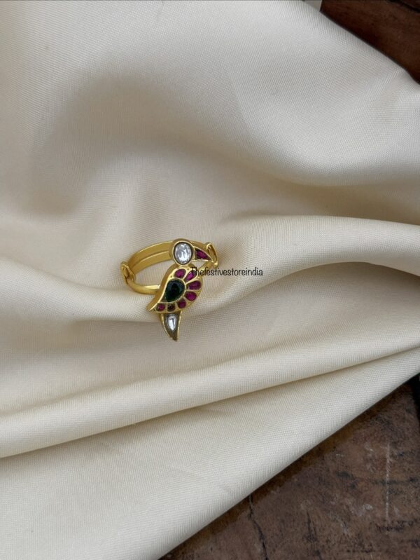 Jadau parrot adjustable finger ring