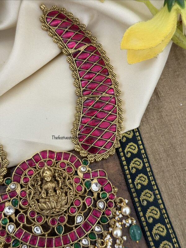 Jadau Lakshmi knit kanti