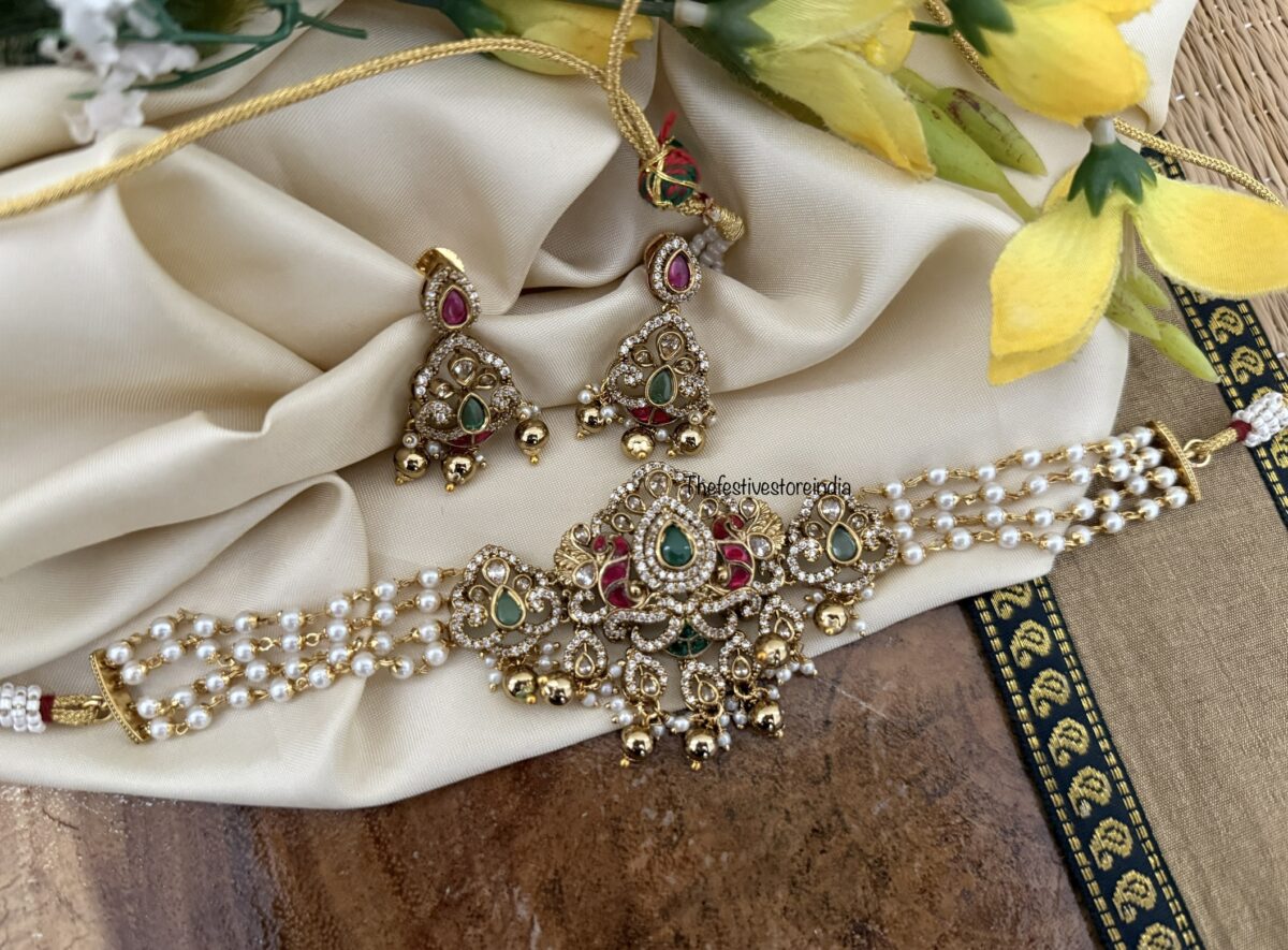 Non idol pearls choker set