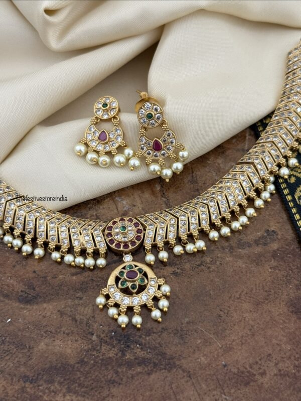 Close knit pearls white stones attigai set