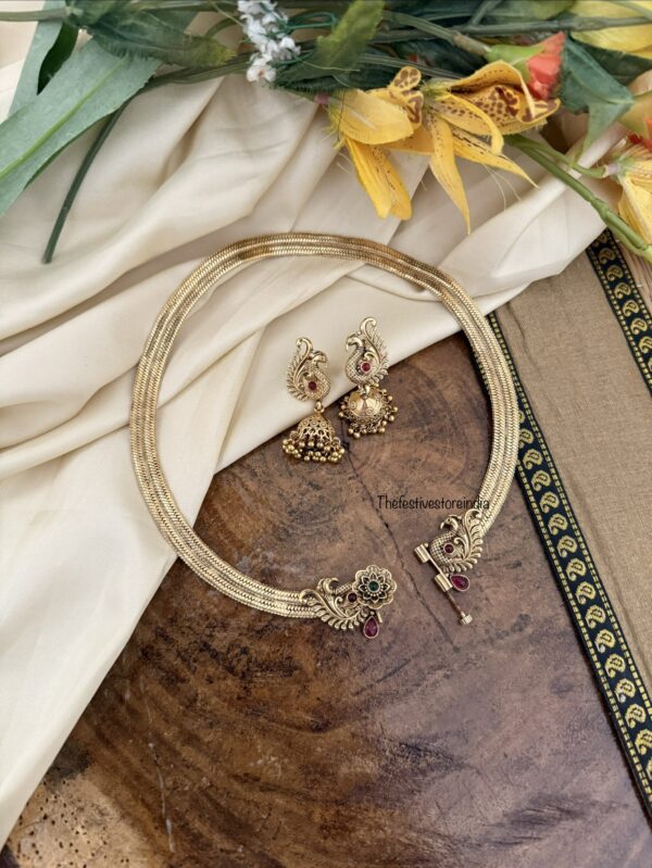 Overall Navilu necklace set | Worn around the neck