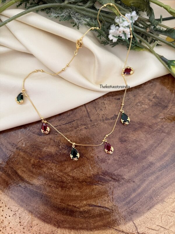 Micro gold 42cms Red green droplets chain