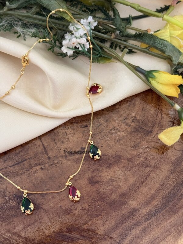 Micro gold 42cms Red green droplets chain