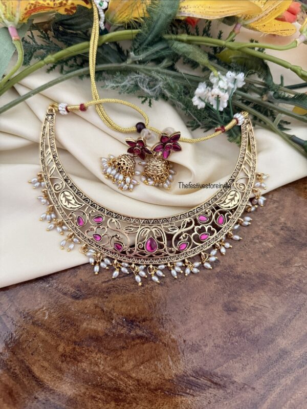 Contemporary carved Jadau look alike hasli with jhumka