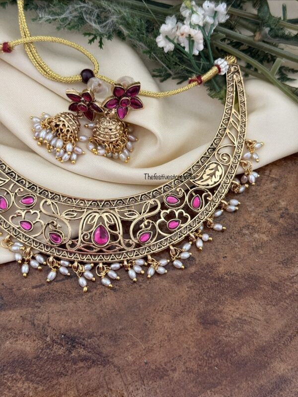 Contemporary carved Jadau look alike hasli with jhumka