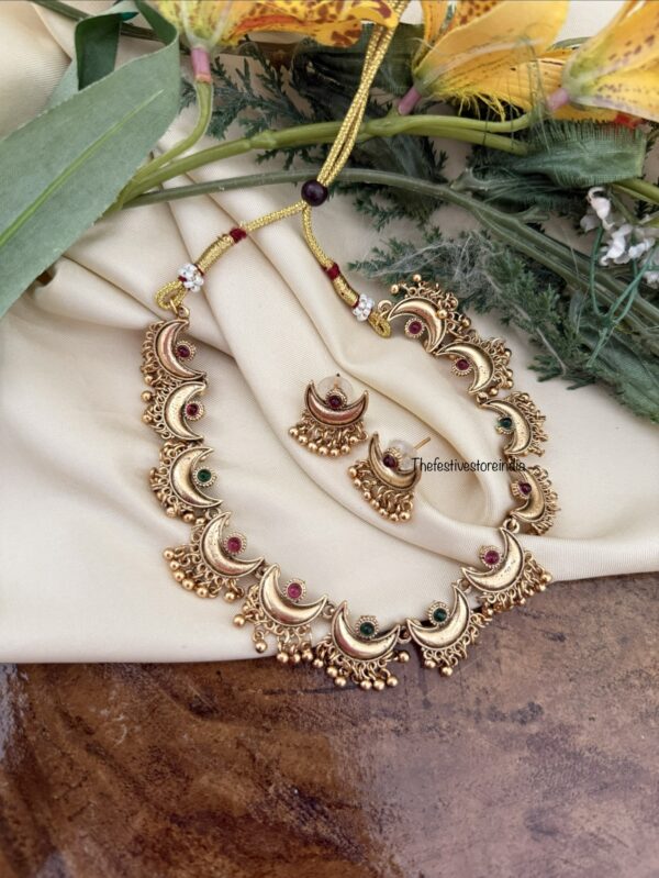 Budgeted gold chand necklace set