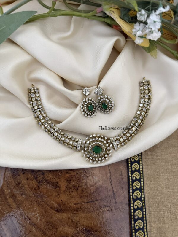 Classic green stone Victorian kanti set | Hasli