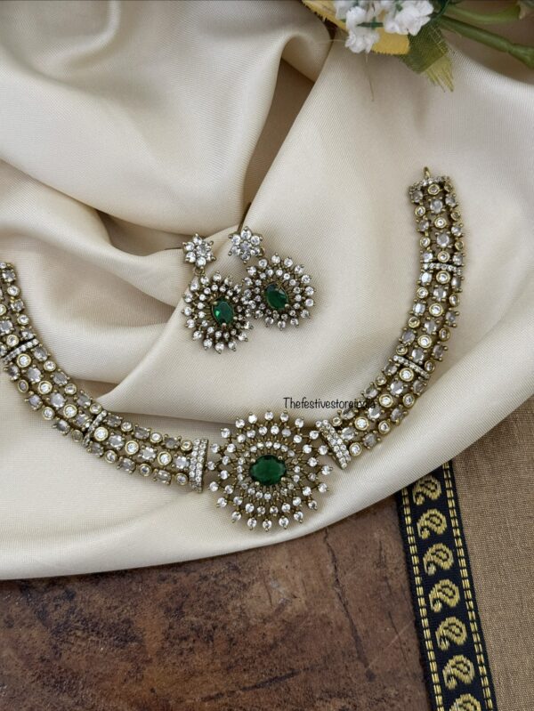 Classic green stone Victorian kanti set | Hasli