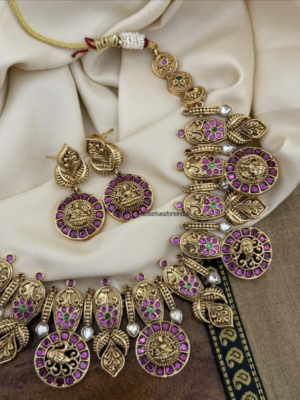 Jadau Lakshmi bottu necklace set