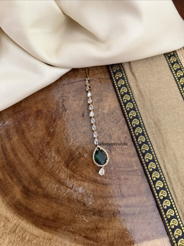 Simple emerald drop tikka | Maangtikka