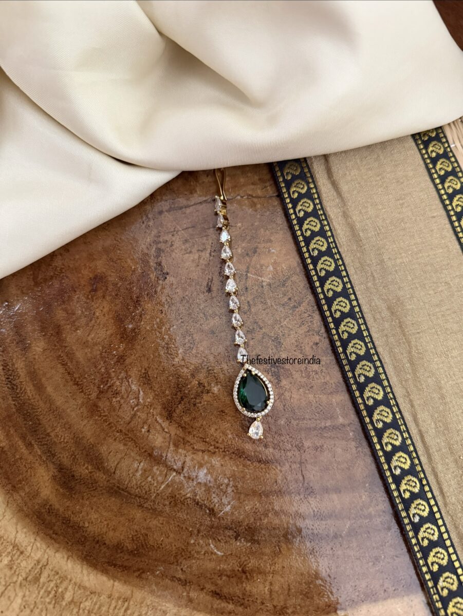 Simple emerald drop tikka | Maangtikka