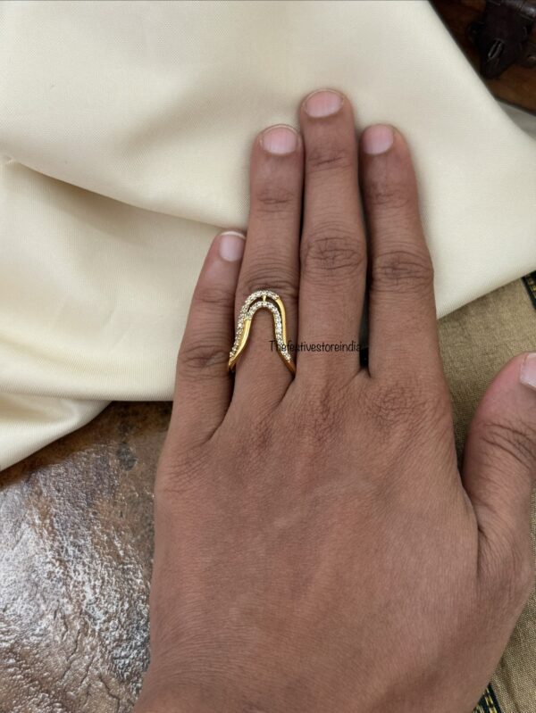 2 line all white Vanki finger ring